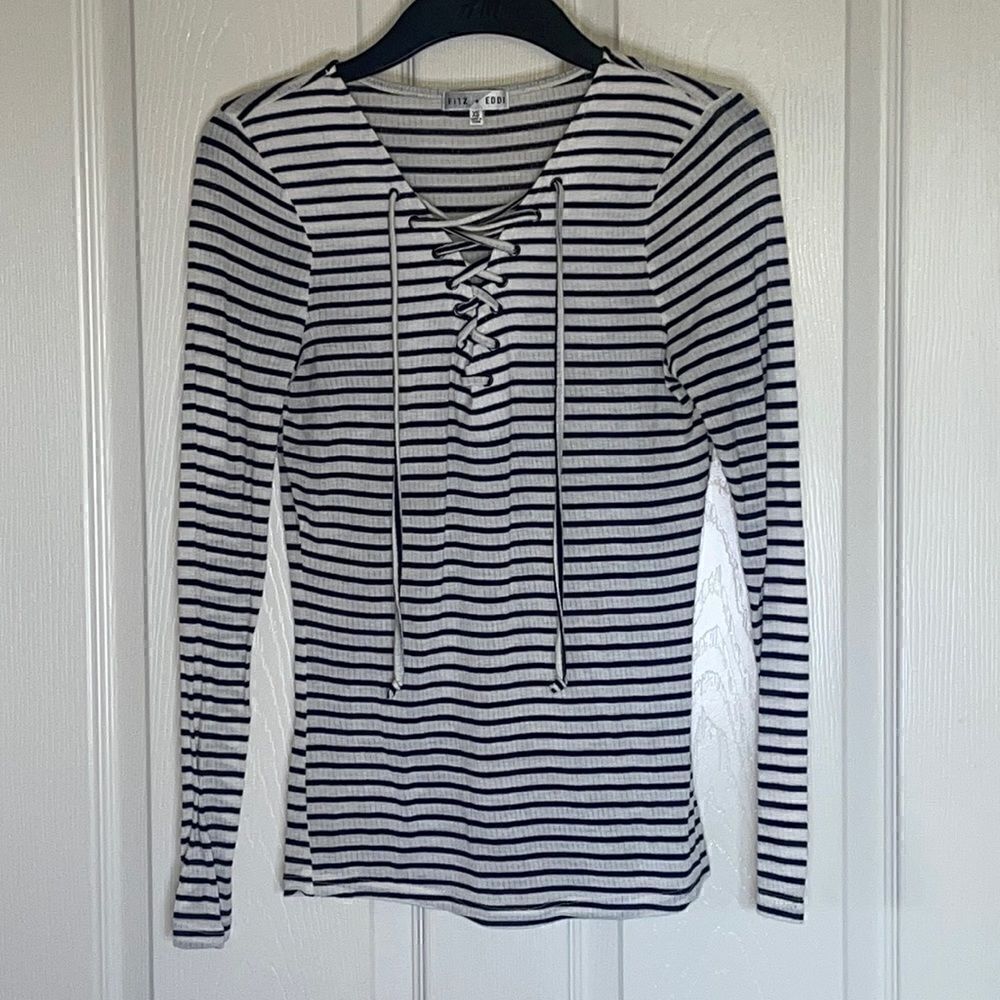Fits + Eddi long sleeve drawstring top size xs